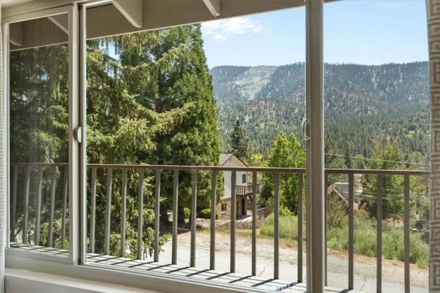 1090 Rivera, Wrightwood, CA 92397