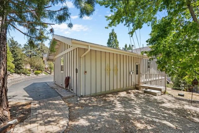 1090 Rivera, Wrightwood, CA 92397