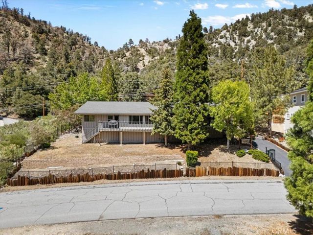 1090 Rivera, Wrightwood, CA 92397