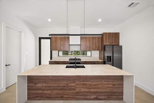 10943 Mockingbird Place, Conroe, TX 77385