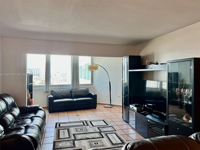7135 COLLINS AVE 811, Miami Beach, FL 33141