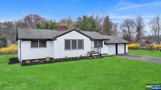 76 Hollywood Avenue, Fairfield, NJ 07004