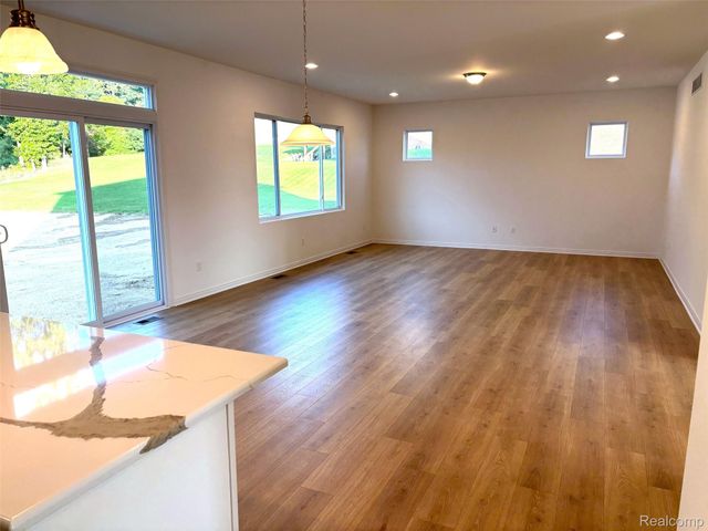 424 Hogarth, Waterford Charter Township, MI 48328