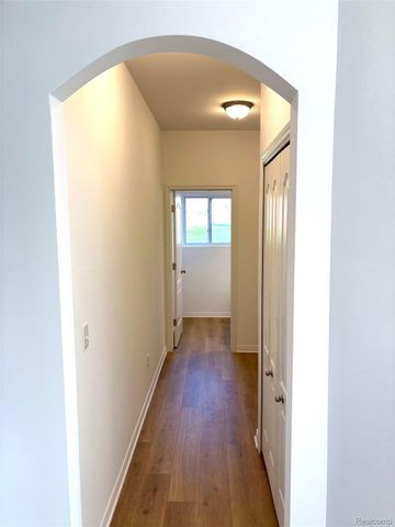 424 Hogarth, Waterford Charter Township, MI 48328