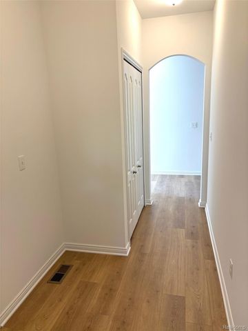 424 Hogarth, Waterford Charter Township, MI 48328