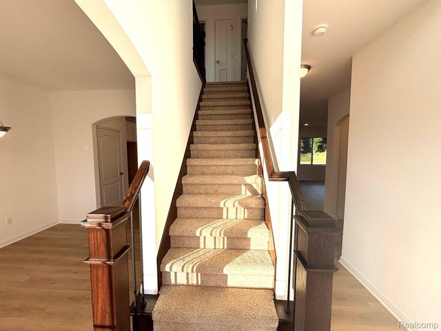 424 Hogarth, Waterford Charter Township, MI 48328