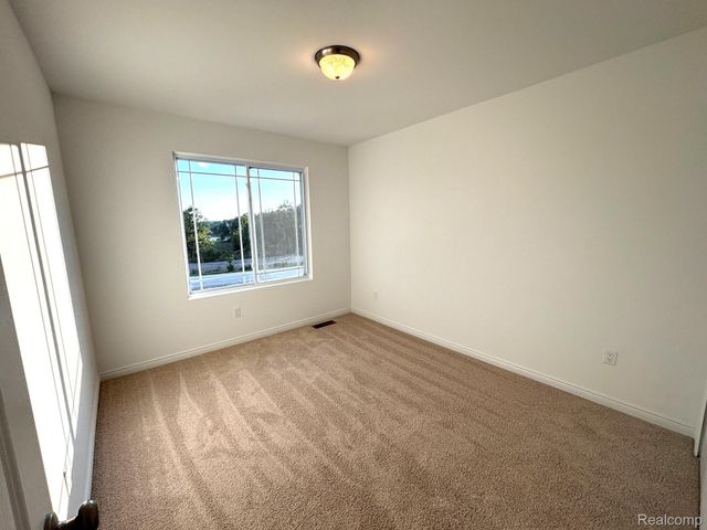 424 Hogarth, Waterford Charter Township, MI 48328