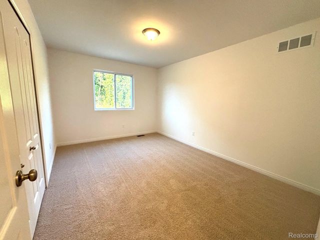 424 Hogarth, Waterford Charter Township, MI 48328