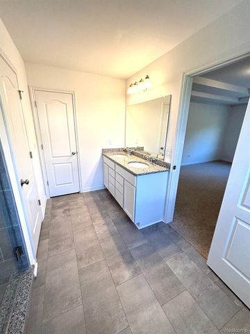 424 Hogarth, Waterford Charter Township, MI 48328