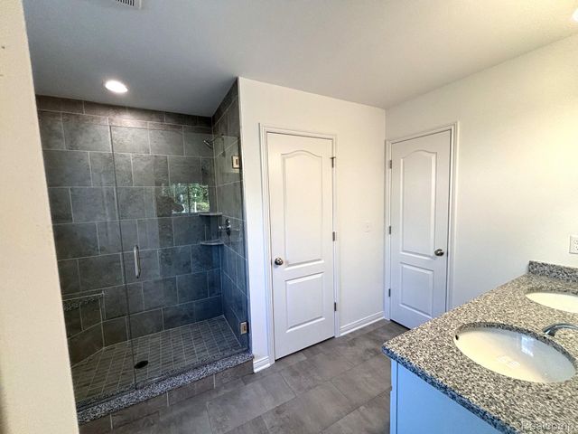 424 Hogarth, Waterford Charter Township, MI 48328