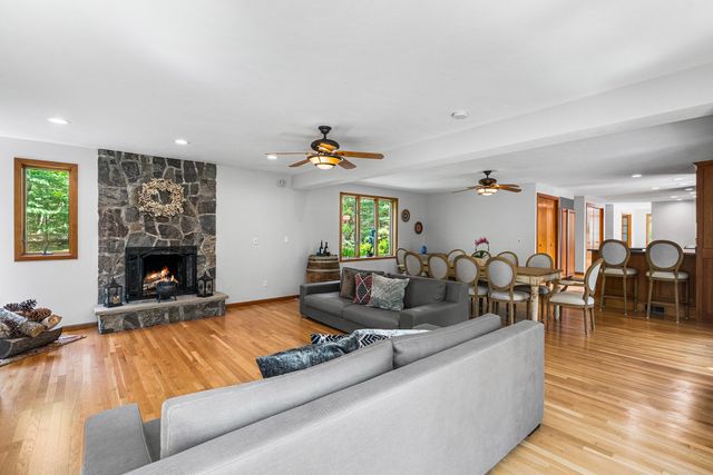 165 East St, Upton, MA 01568