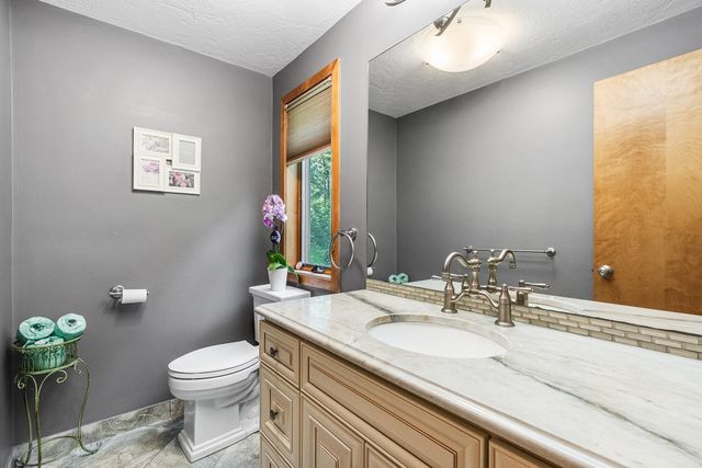 165 East St, Upton, MA 01568