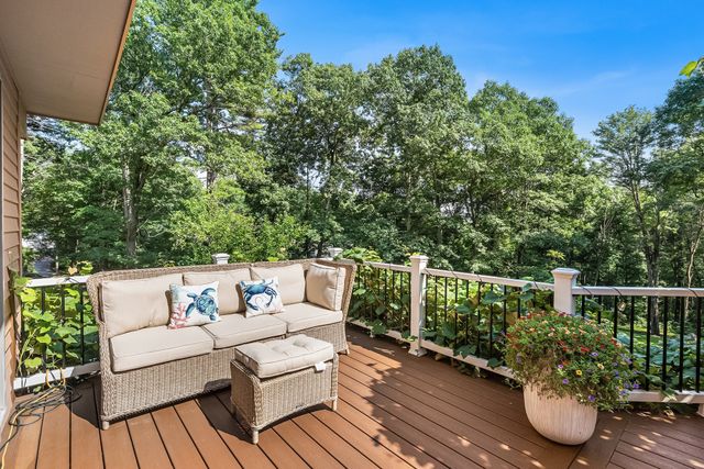 165 East St, Upton, MA 01568