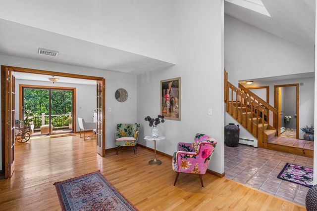 165 East St, Upton, MA 01568