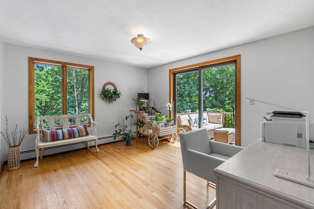 165 East St, Upton, MA 01568