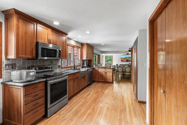 165 East St, Upton, MA 01568