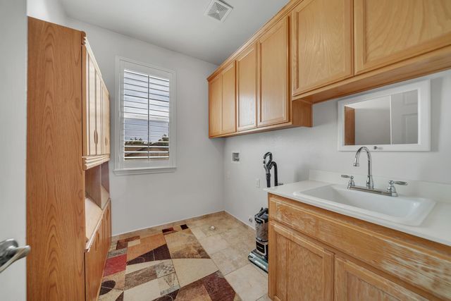 3626 Whispering Oak Dr, Ceres, CA 95307