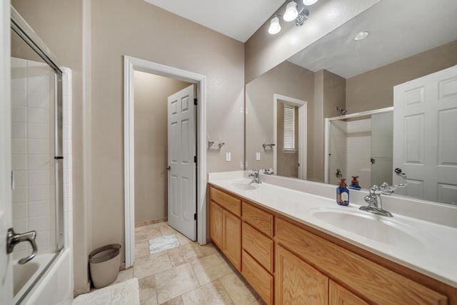 3626 Whispering Oak Dr, Ceres, CA 95307