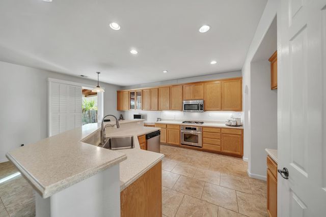 3626 Whispering Oak Dr, Ceres, CA 95307