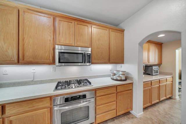3626 Whispering Oak Dr, Ceres, CA 95307