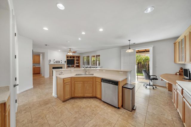 3626 Whispering Oak Dr, Ceres, CA 95307