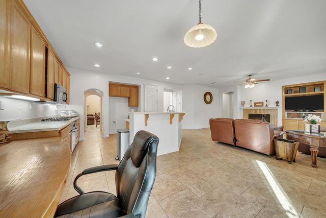 3626 Whispering Oak Dr, Ceres, CA 95307