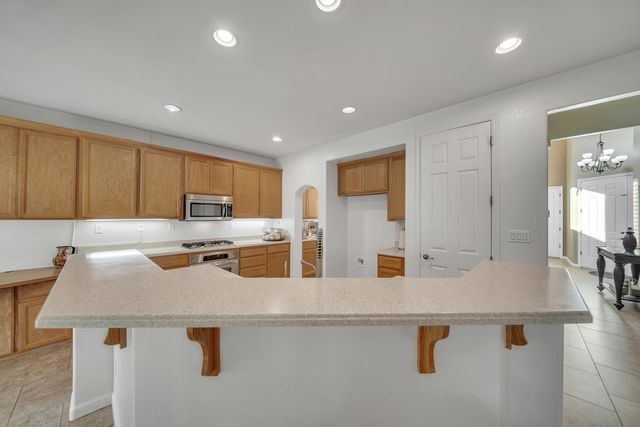 3626 Whispering Oak Dr, Ceres, CA 95307