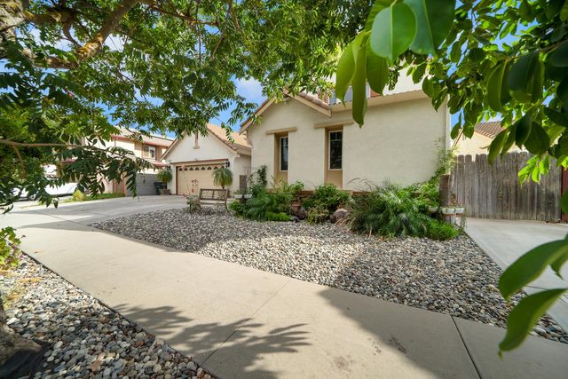 3626 Whispering Oak Dr, Ceres, CA 95307
