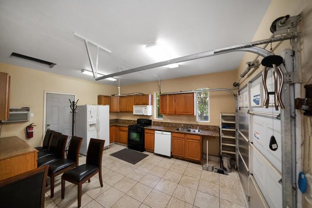 3626 Whispering Oak Dr, Ceres, CA 95307