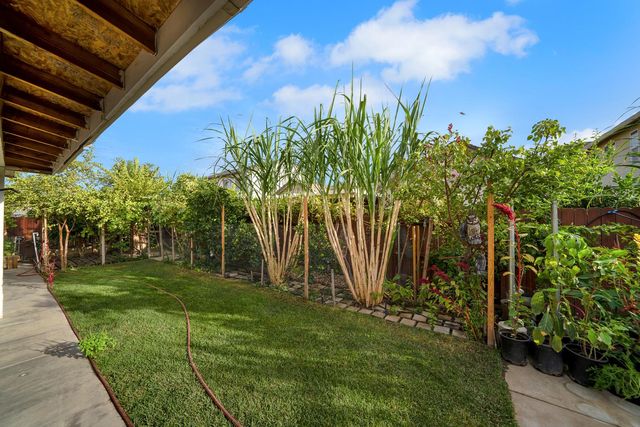 3626 Whispering Oak Dr, Ceres, CA 95307
