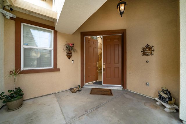 3626 Whispering Oak Dr, Ceres, CA 95307