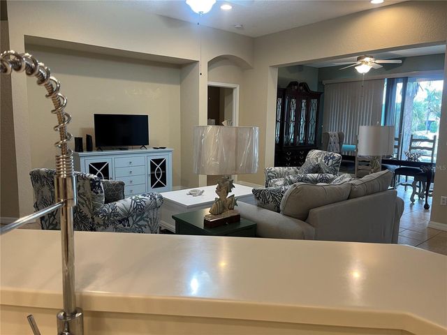 405 GRAND CHATEAUX WAY, Sun City Center, FL 33573