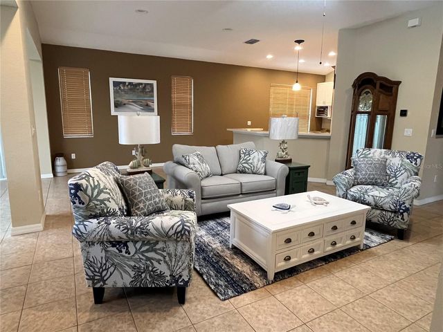 405 GRAND CHATEAUX WAY, Sun City Center, FL 33573