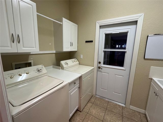 405 GRAND CHATEAUX WAY, Sun City Center, FL 33573