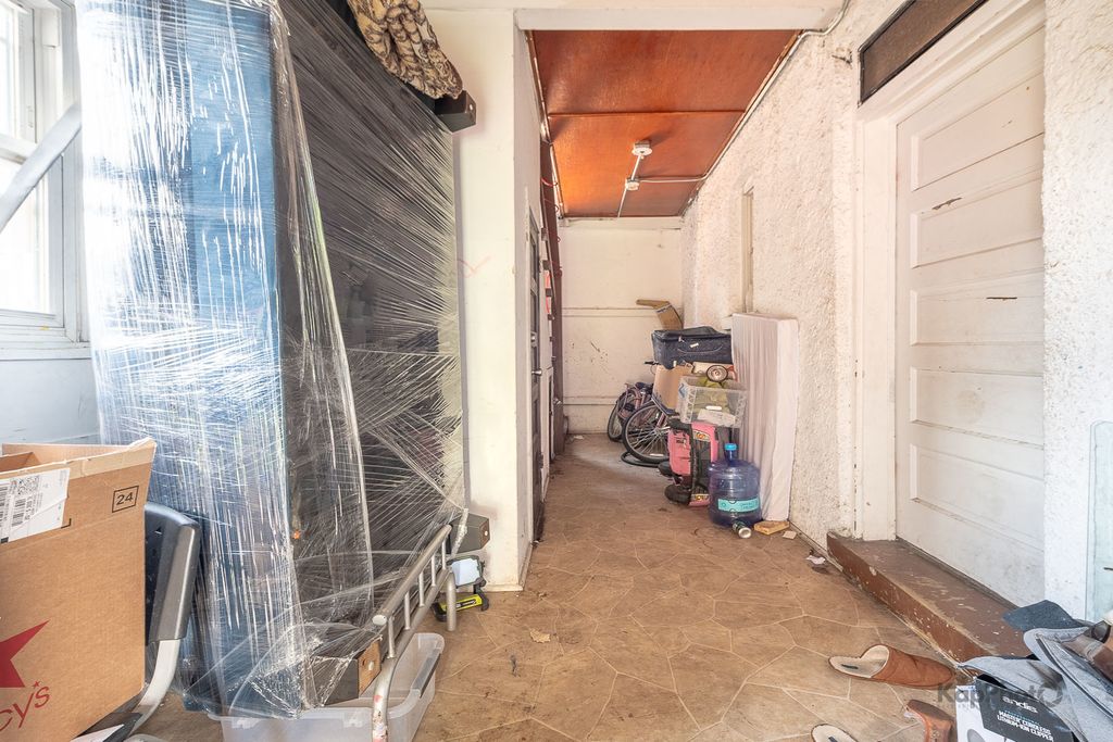 property-img
