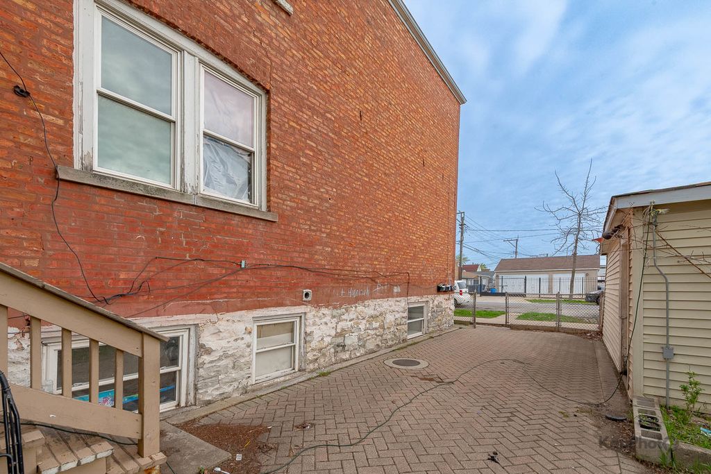 property-img
