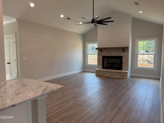 910 Fine Glen Drive, Sevierville, TN 37862