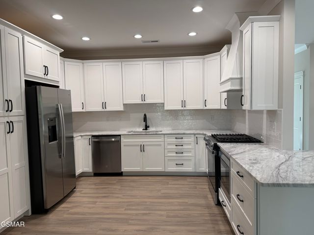 910 Fine Glen Drive, Sevierville, TN 37862