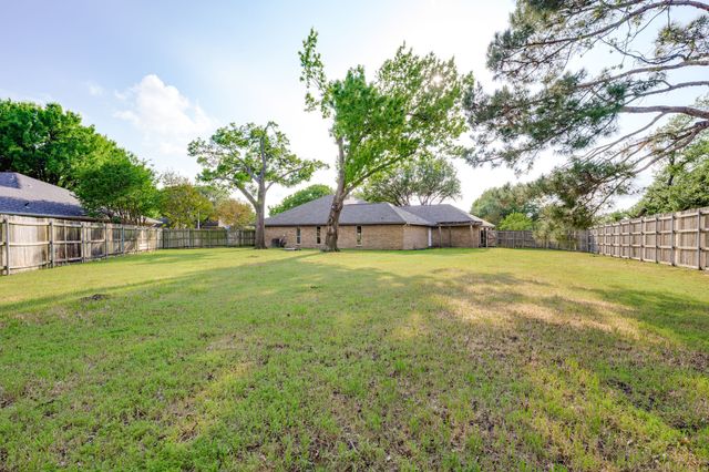 1333 Mackie Drive, Richardson, TX 75081