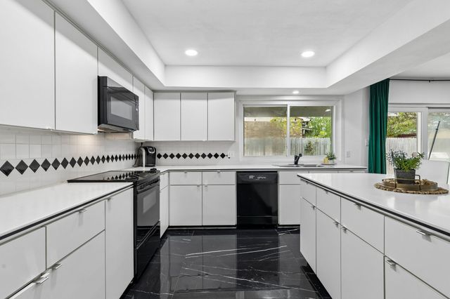 7012 Woodacre Road, Fort Worth, TX 76133