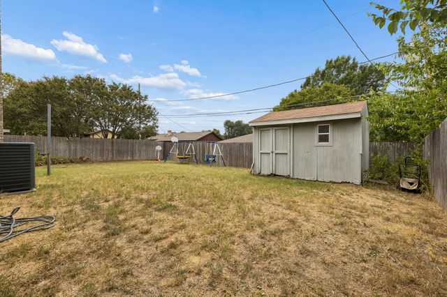 7012 Woodacre Road, Fort Worth, TX 76133