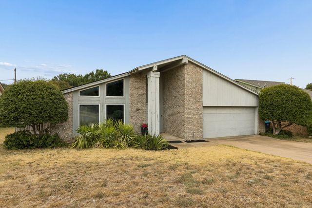7012 Woodacre Road, Fort Worth, TX 76133
