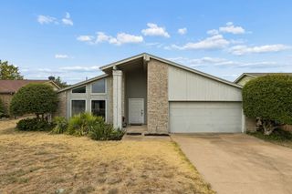 7012 Woodacre Road, Fort Worth, TX 76133