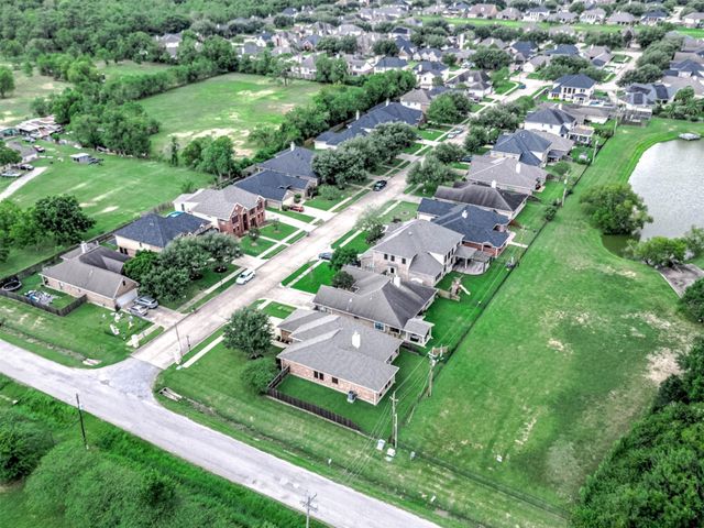 2237 Jernigan Ford, Dickinson, TX 77539