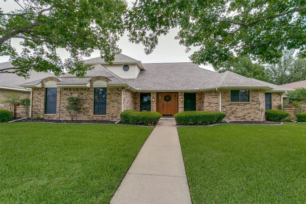 2509 Copper Creek Lane, Carrollton, TX 75006