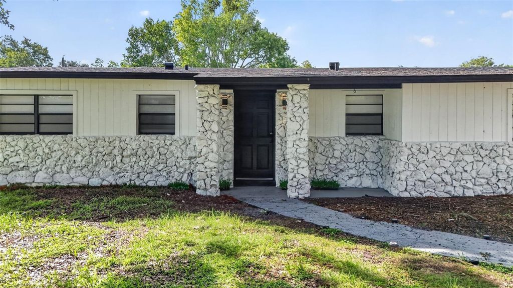 Image 2 of property listing at 10810 GENEVIEVE STREET, Orlando, FL 32825