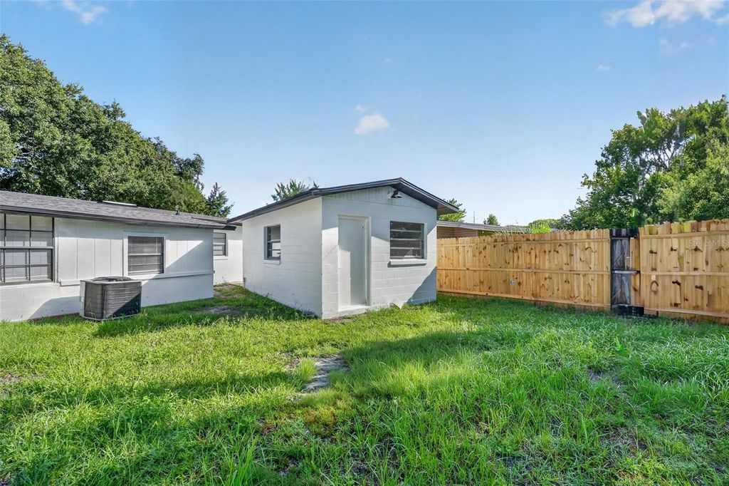 Image 21 of property listing at 10810 GENEVIEVE STREET, Orlando, FL 32825