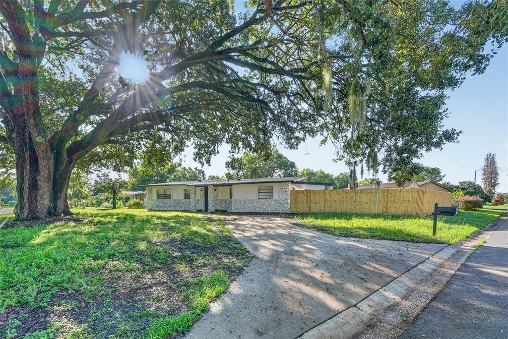 Image 31 of property listing at 10810 GENEVIEVE STREET, Orlando, FL 32825