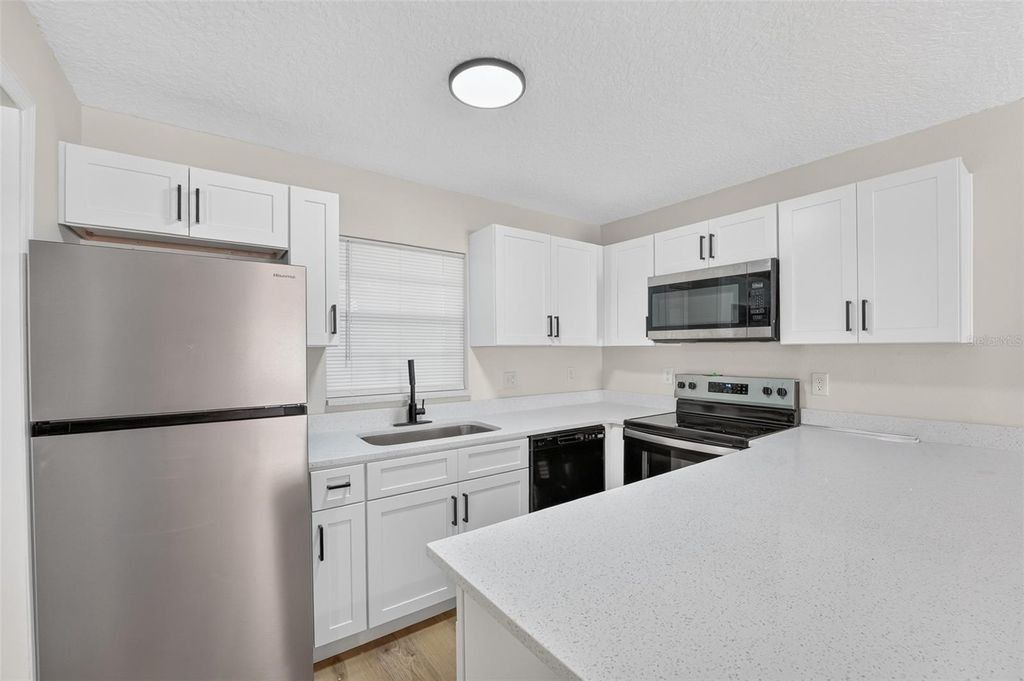 Image 5 of property listing at 10810 GENEVIEVE STREET, Orlando, FL 32825