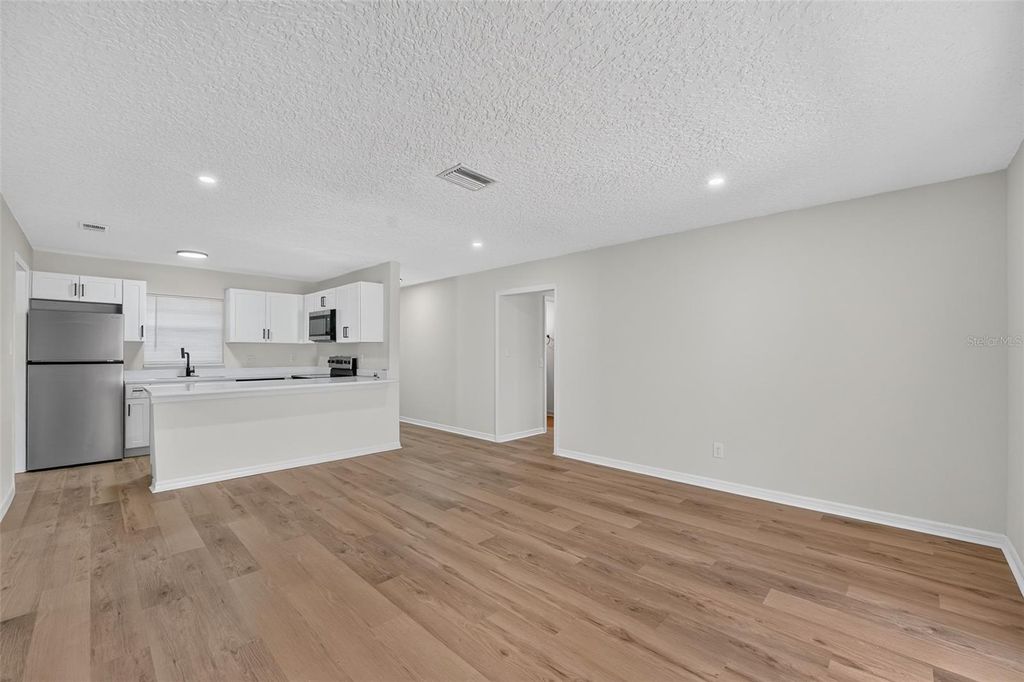 Image 7 of property listing at 10810 GENEVIEVE STREET, Orlando, FL 32825